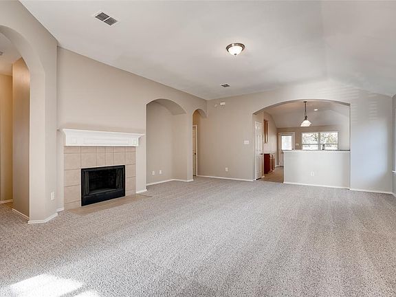 3rd image of 2032 Barclay Dr