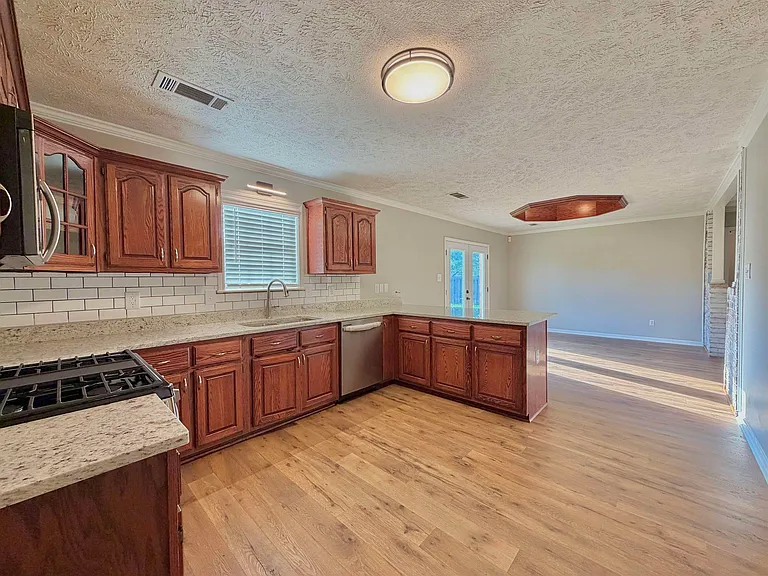 271 Meadowland Dr — Photo 8