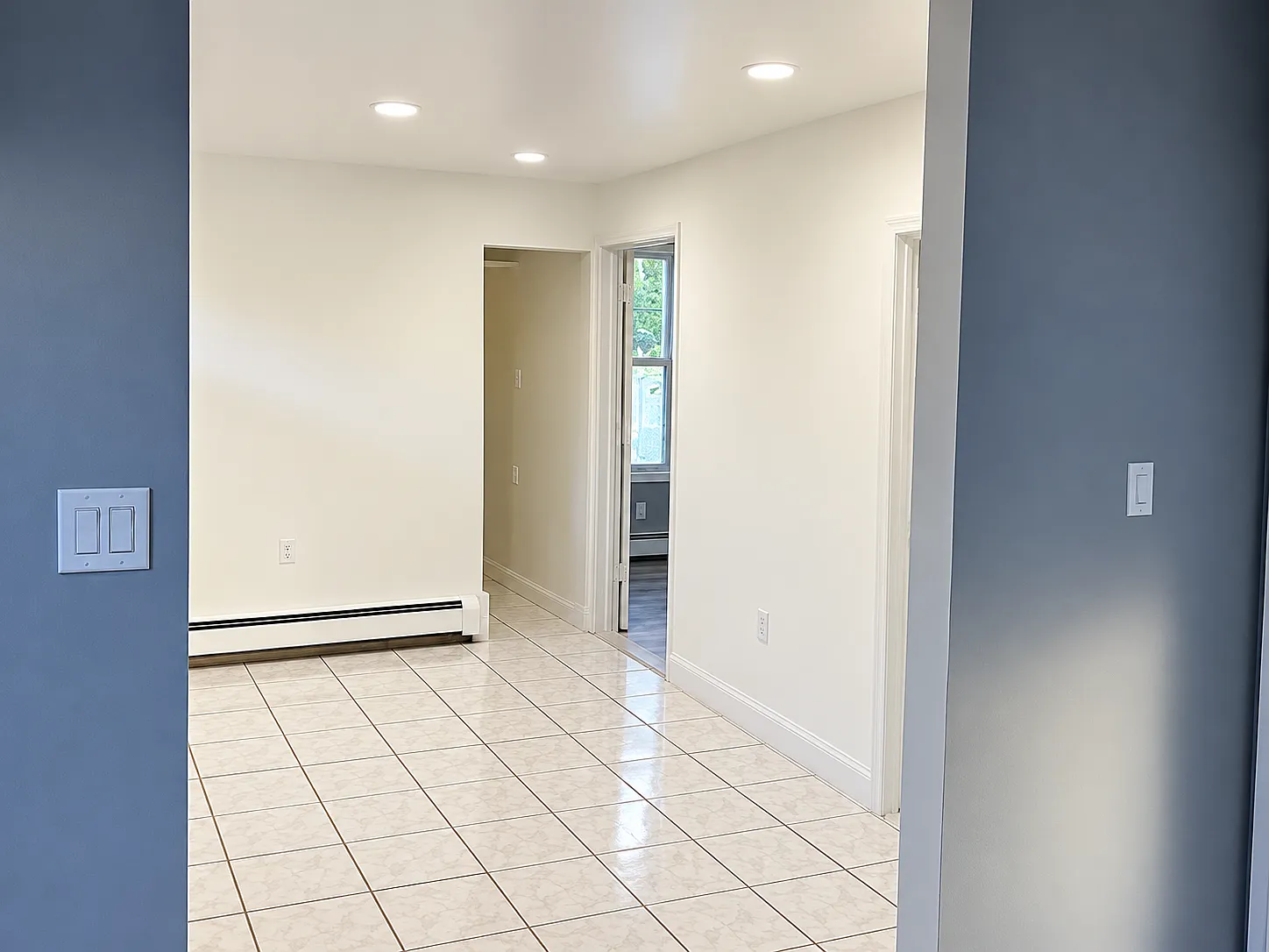 4 bed, $2,400 — Photo 3