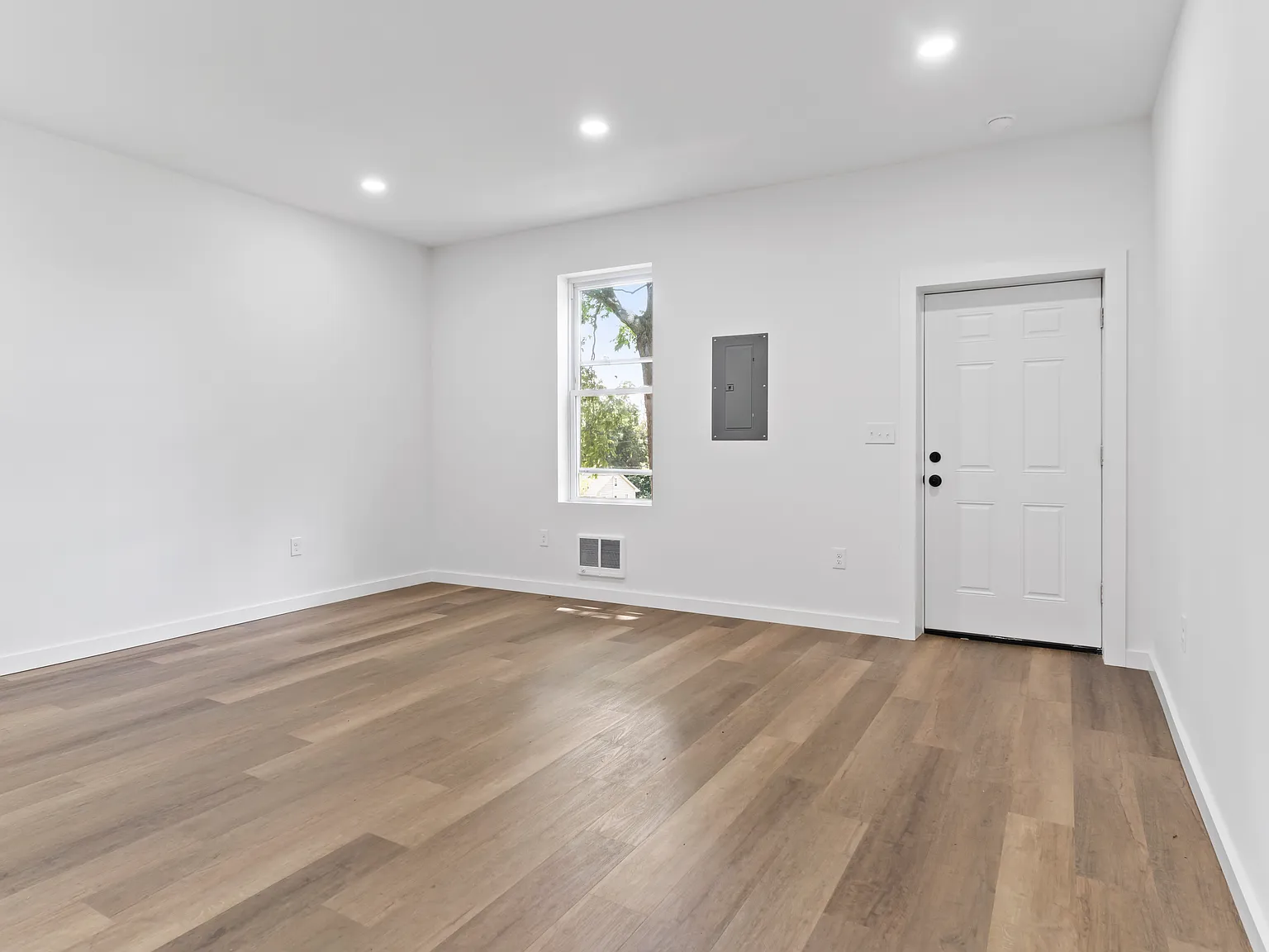 2 bed, $1,350 — Photo 3