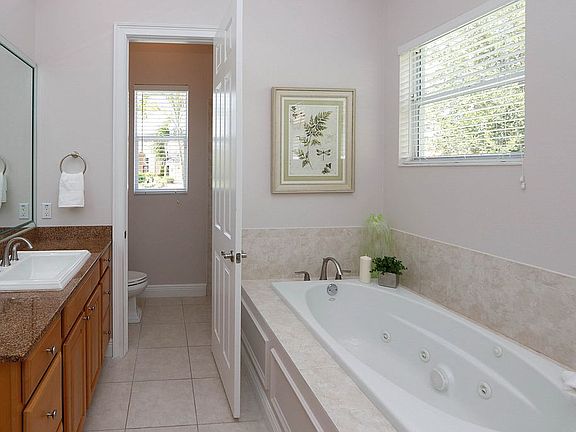 Master Bathroom - Jetted Tub