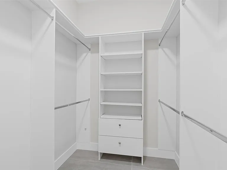 9010 Gardens Glen Cir — Photo 10