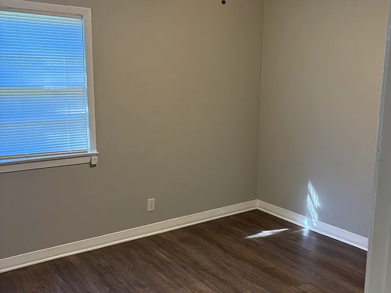 9414 Farnham Dr — Photo 6