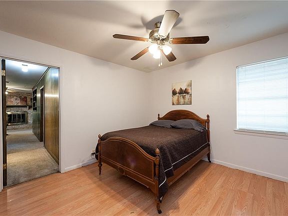 4th image of 1014 Shadow Wood Ln