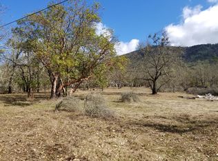 5001 Cloverlawn Dr, Grants Pass, OR 97527