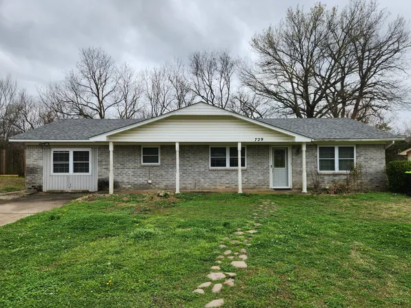 729 E 22nd St, Ada, OK 74820