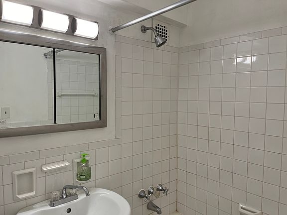 2nd image of 4125 Kissena Blvd APT 6F