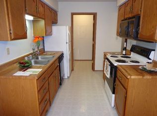 136 Pine View Dr APT 9, Carmel, IN 46032