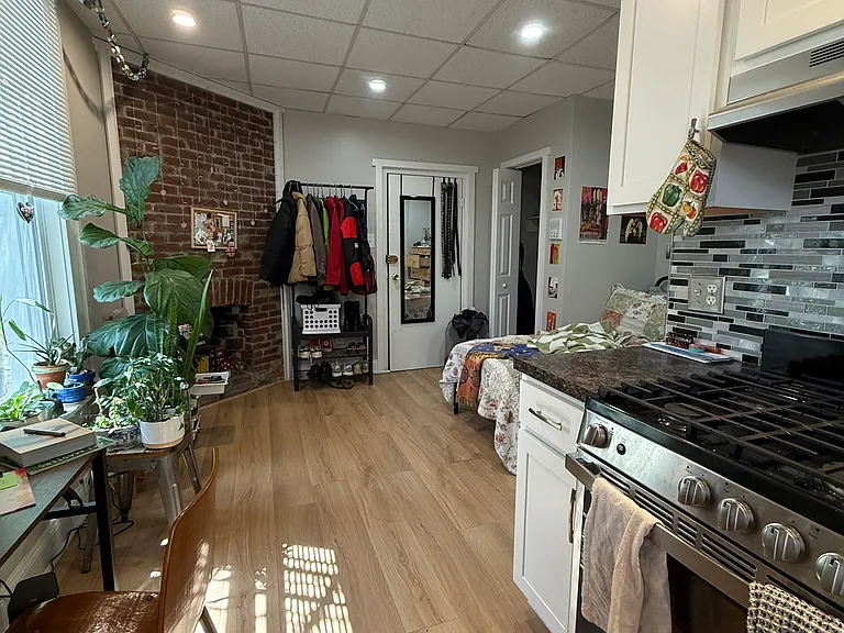 455 S Aiken Ave #5 — Photo 1