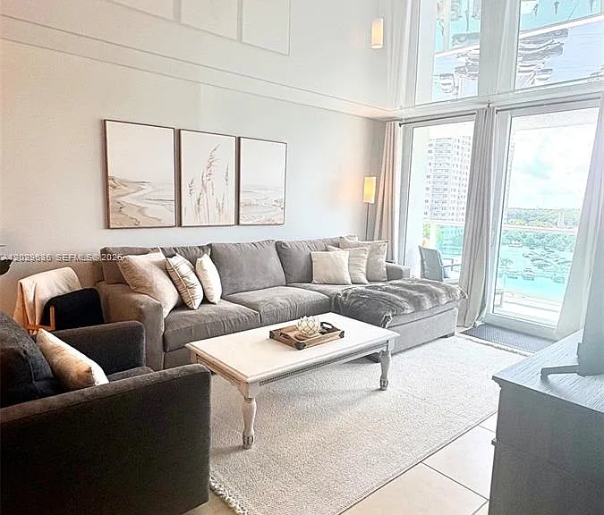 100 Bayview Dr #703 — Photo 2