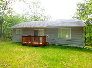 131 Spring Dr, Bushkill, PA 18324
