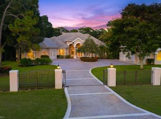 6656 Trail Blvd, Naples, FL 34108