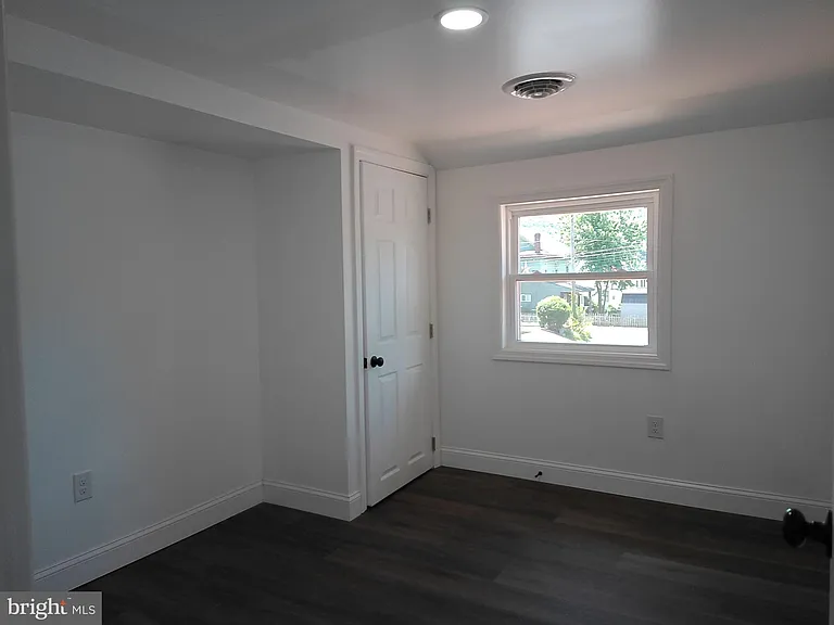 640 E Chestnut St #1 — Photo 7