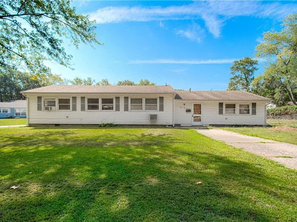 907 NE 61st St, Kansas City, MO 64118