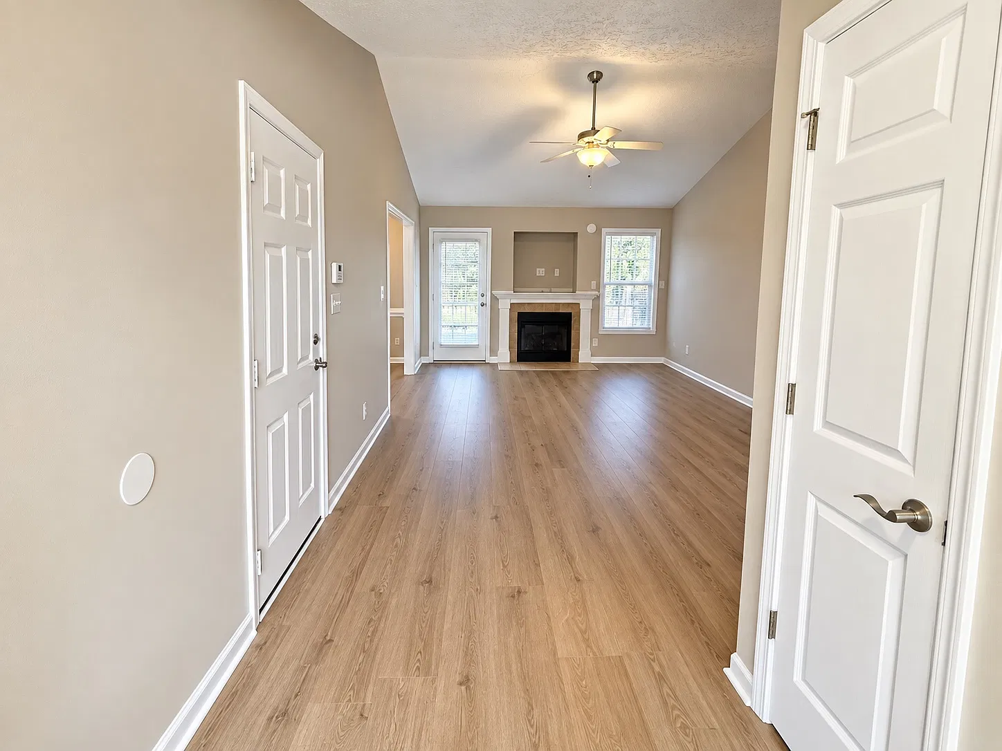 3 bed, 1250 sqft, $1,550 — Photo 4