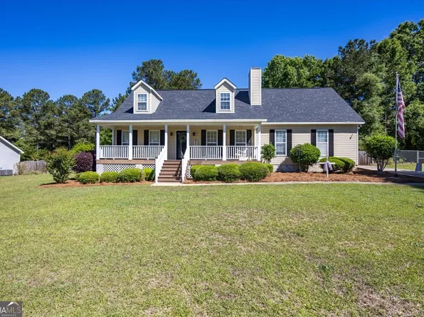129 Royal Ln, Gray, GA 31032