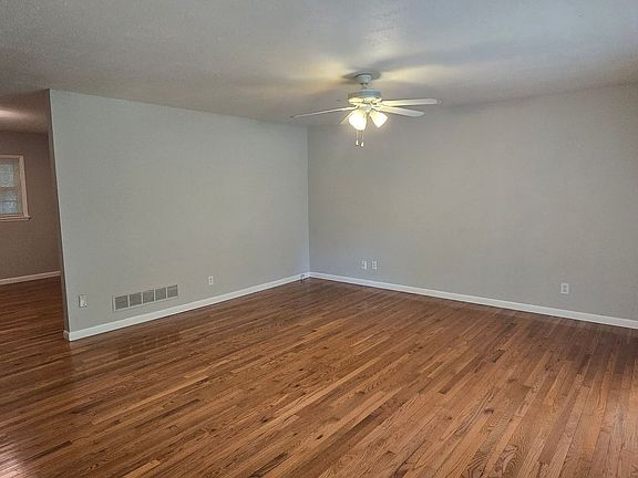 5th image of 2902 Highbrook Ct
