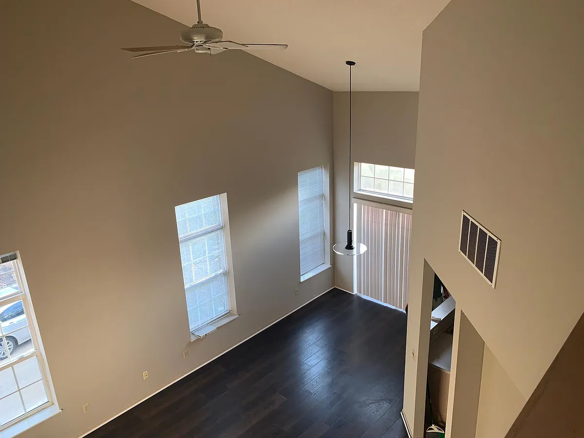 freshly painted all over - 480 Tollis Pkwy