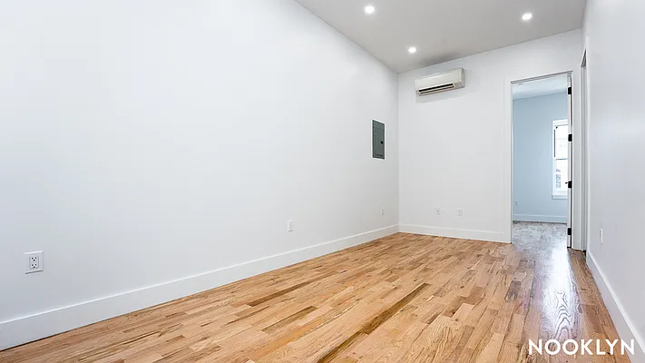 Rented by Nooklyn NYC LLC | media 18