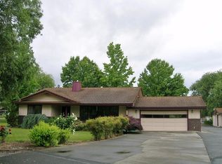 798 Solitude Ln, Grants Pass, OR 97527