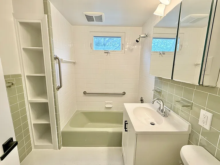203 Maplewood St #2 — Photo 13