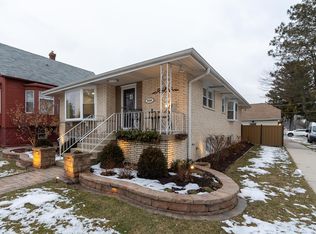 9500 Lexington Ave, Brookfield, IL 60513