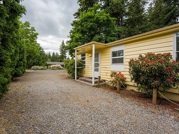 2nd image of 18427 SE Yamhill St