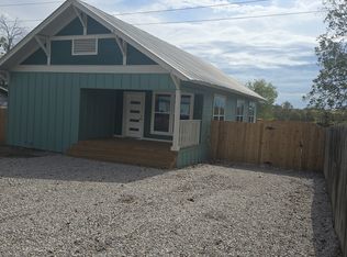 608 E Pecan St, Taylor, TX 76574