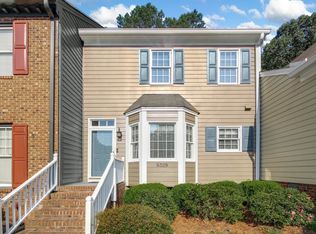 8329 Wycombe Ln, Raleigh, NC 27615