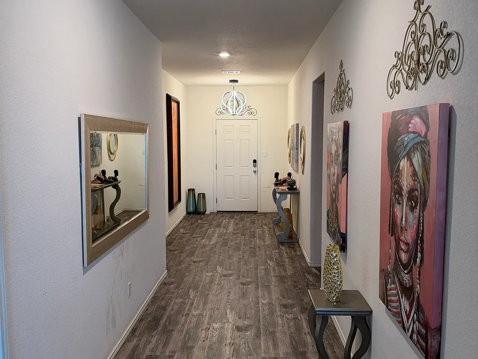 4 bed, 2362 sqft, $2,600 — Photo 2