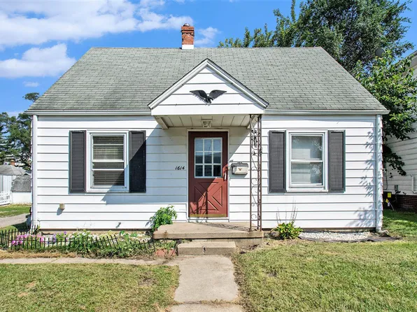 1614 Nash St, South Bend, IN 46613