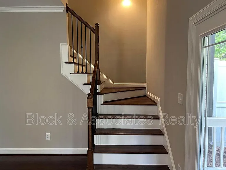 555 Mariah Towns Way — Photo 9