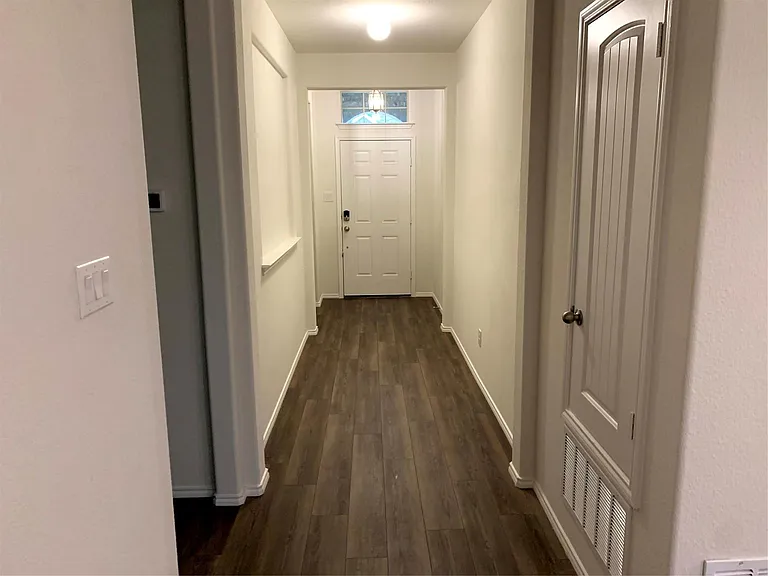 2444 Larimar Dr — Photo 3