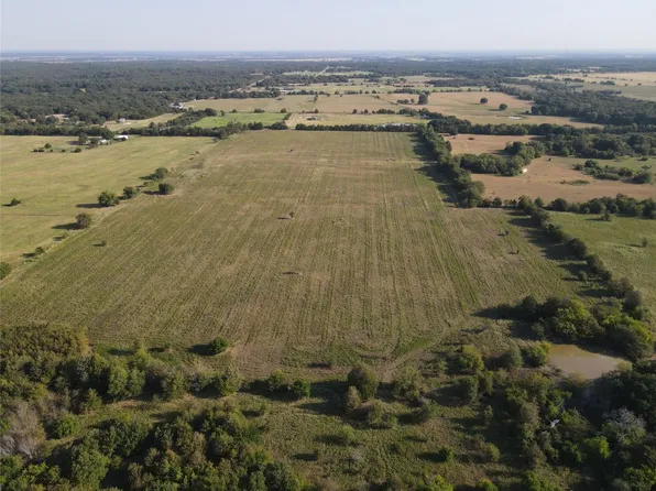4 County Road 2200, Ivanhoe, TX 75447