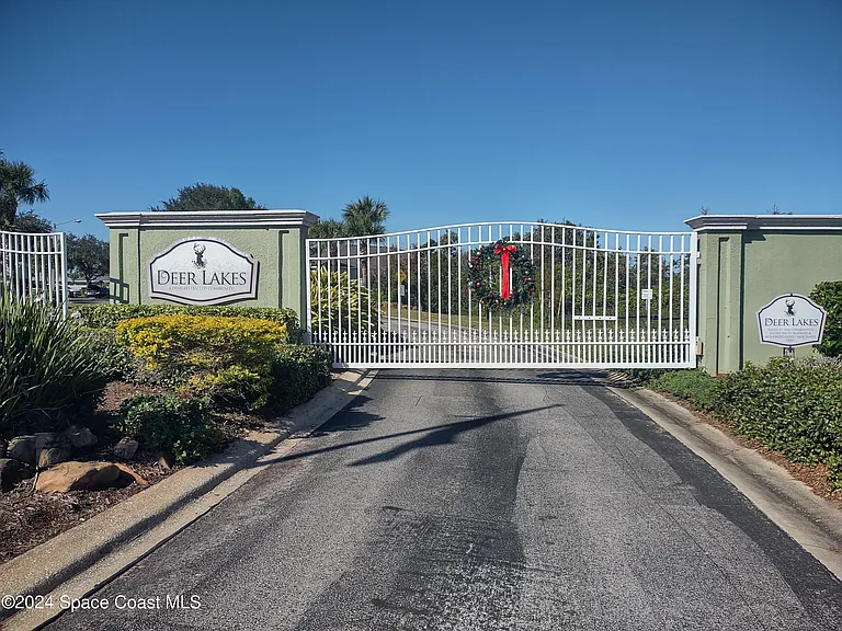 3541 Deer Lakes Dr — Photo 32