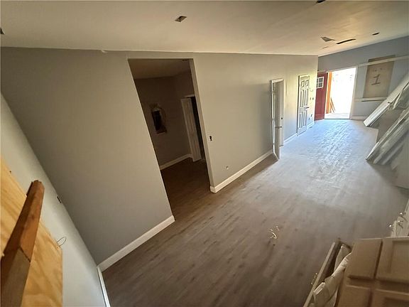 4th image of 194 Wallace Rd SW