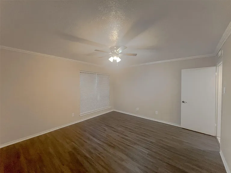 8627 N Normandale St — Photo 5