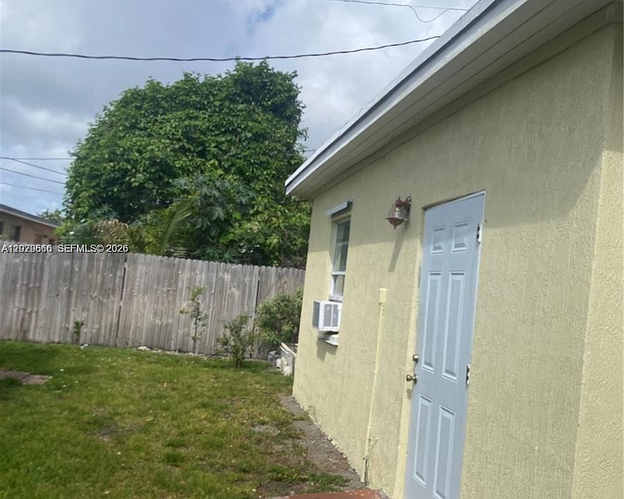 1st image of 115 NE 192nd St #1
