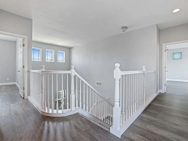 1520 Esplanade Dr — Photo 5