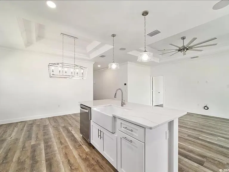 1394 SW 68th Ter — Photo 6