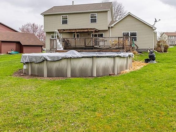 5th image of 252 Haskins Ln N