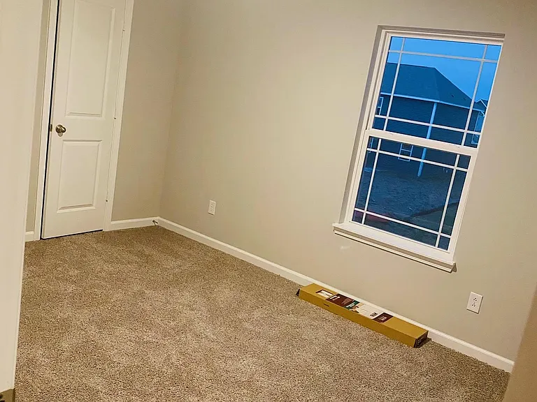 110 Thorpe Dr — Photo 8