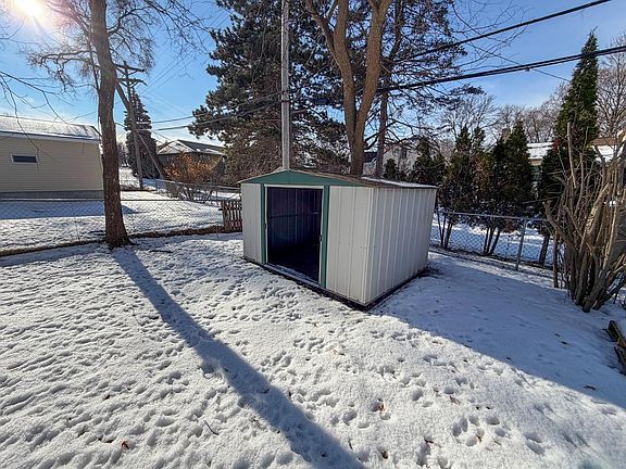4th image of 3990 Brunswick Ave S