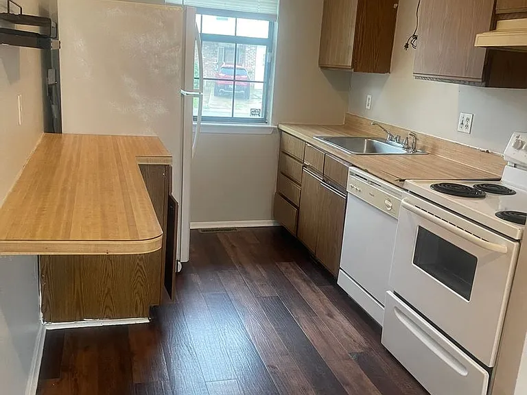 207 Channing Dr — Photo 8