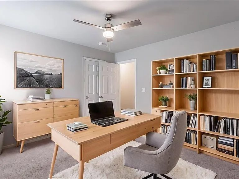 980 E Starling St — Photo 11