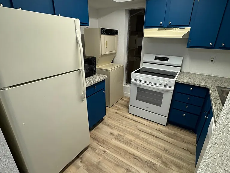 9350 Country Creek Dr #49 — Photo 2