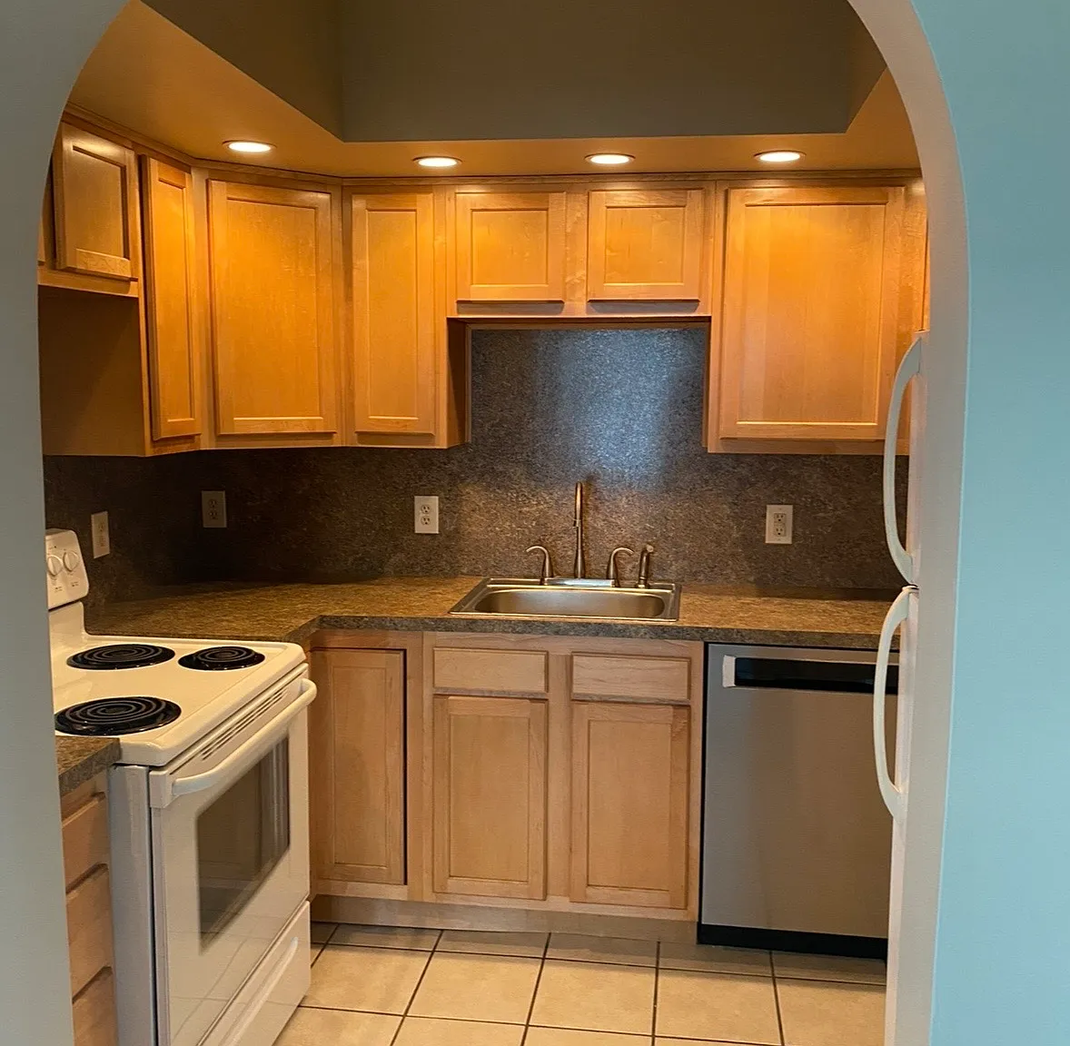2 bed, $1,700 — Photo 4