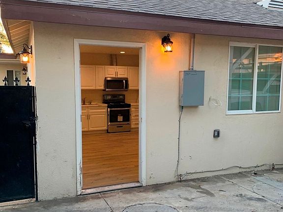 2nd image of 1303 Glenoaks Blvd Unit A