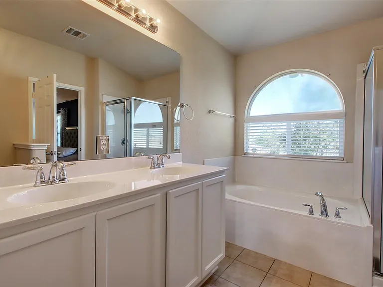 2731 Herrington Cv — Photo 24