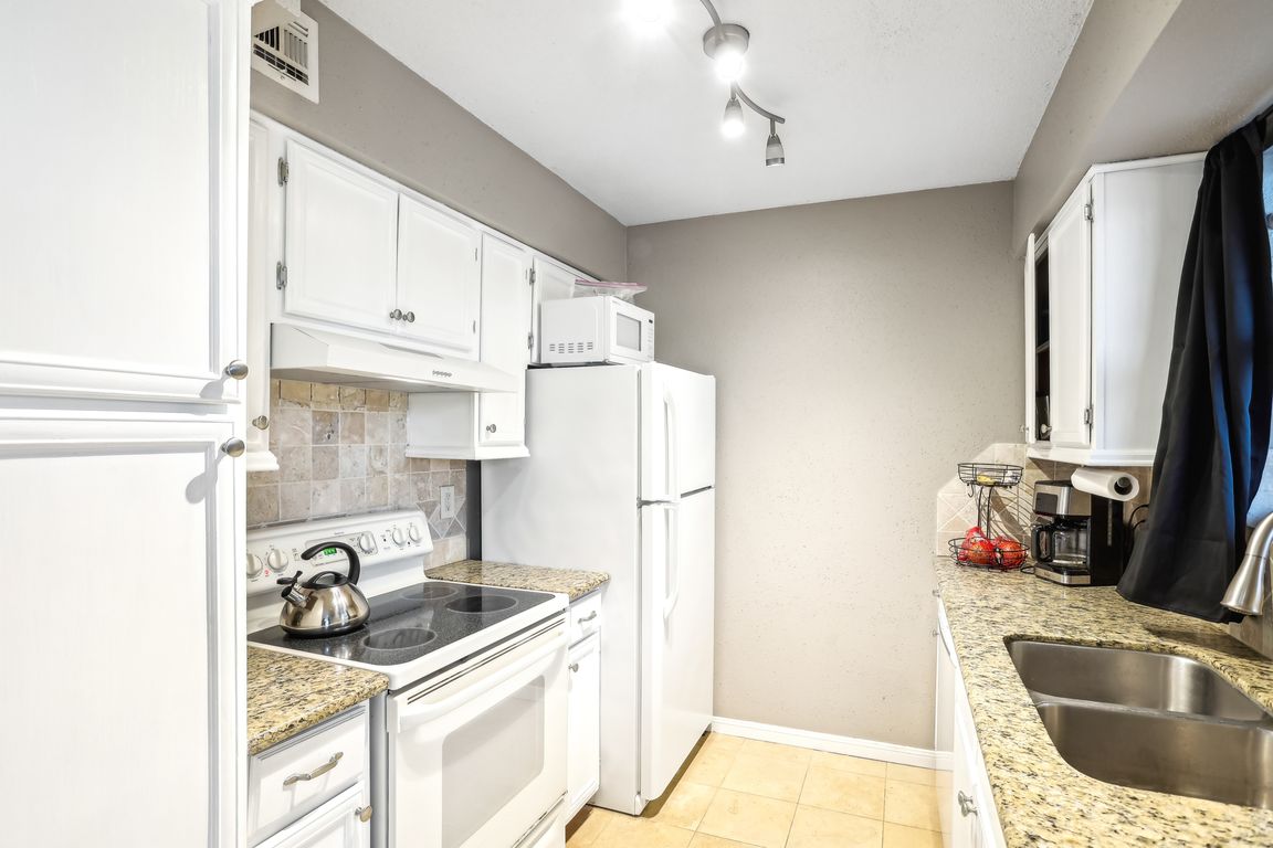 Stratford St 103-009.jpg